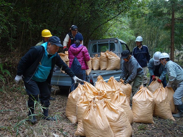 大多喜町湯倉の竹林の整備体験